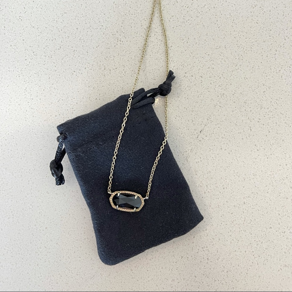 Kendra Scott necklace